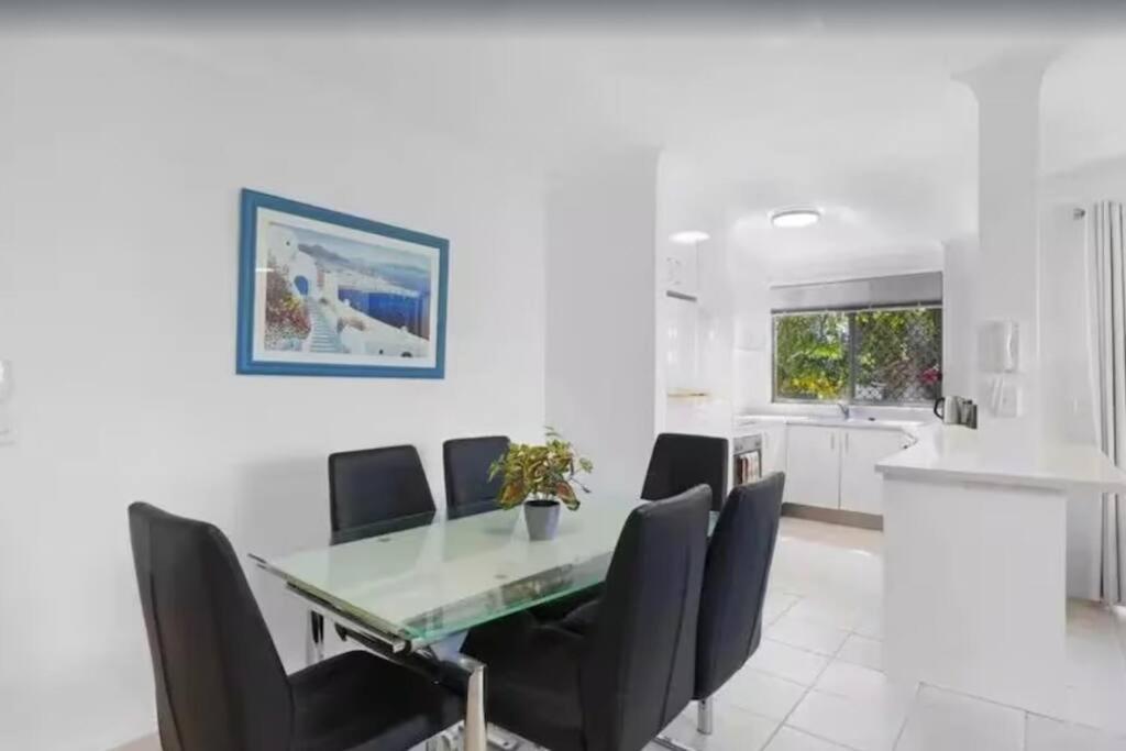 Salerno - Hosted By Burleigh Letting *