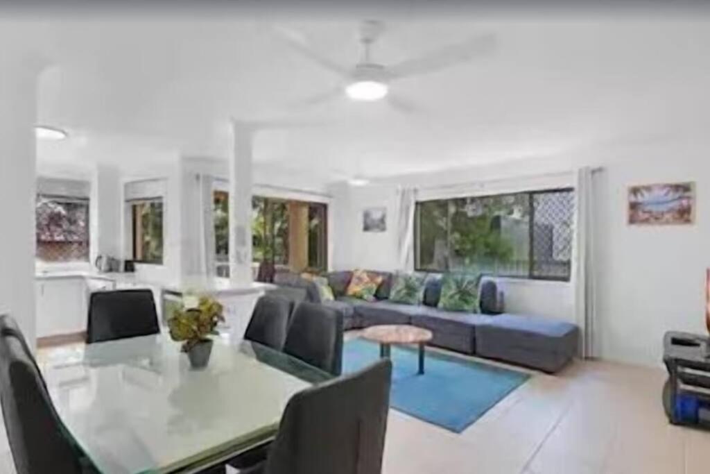 Salerno - Hosted By Burleigh Letting